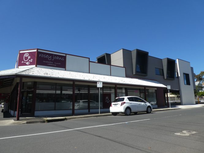 344 Pakington St - 3